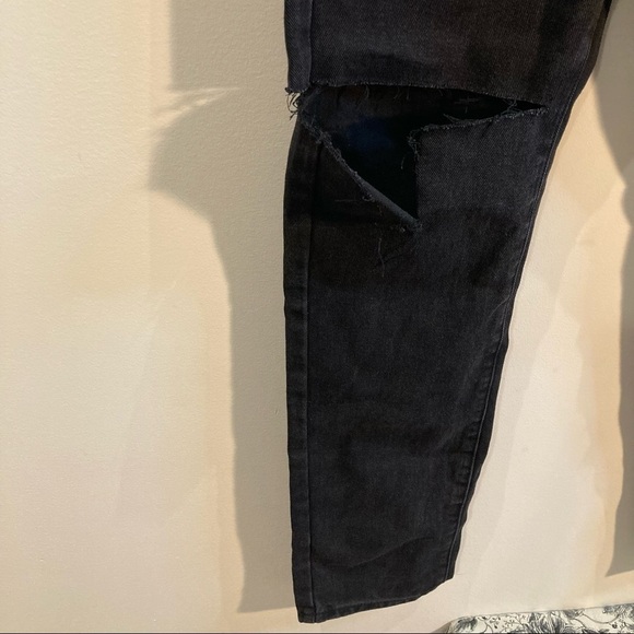 PRETTY LITTLE THING Sz 6 Washed Black Slashed  Knee Long Straight Leg Jeans - Picture 3 of 14